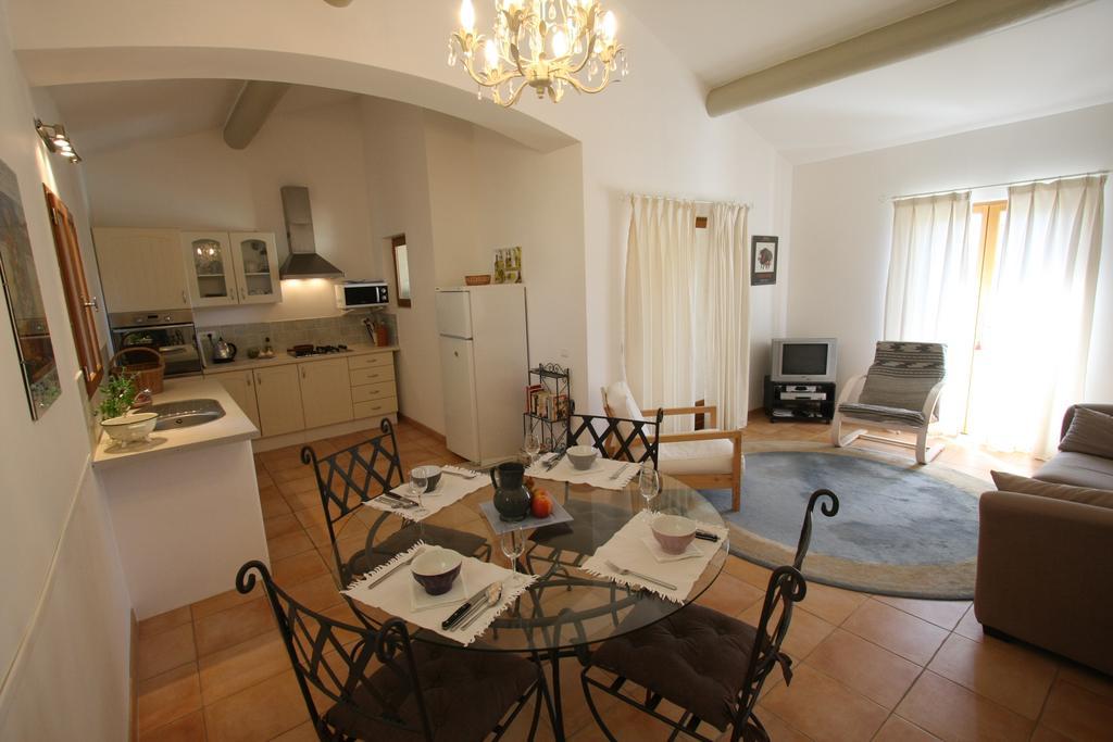 Mas Des Tourterelles Bed & Breakfast Saint-Remy-de-Provence Room photo